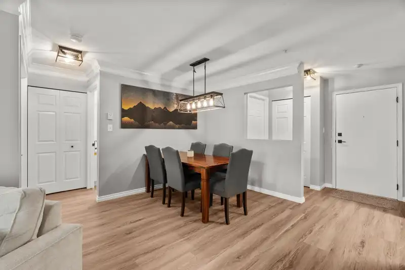 208 20881 56 AVENUE - photo 4 of 29
