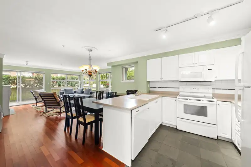 104 2815 YEW STREET - photo 3 of 20