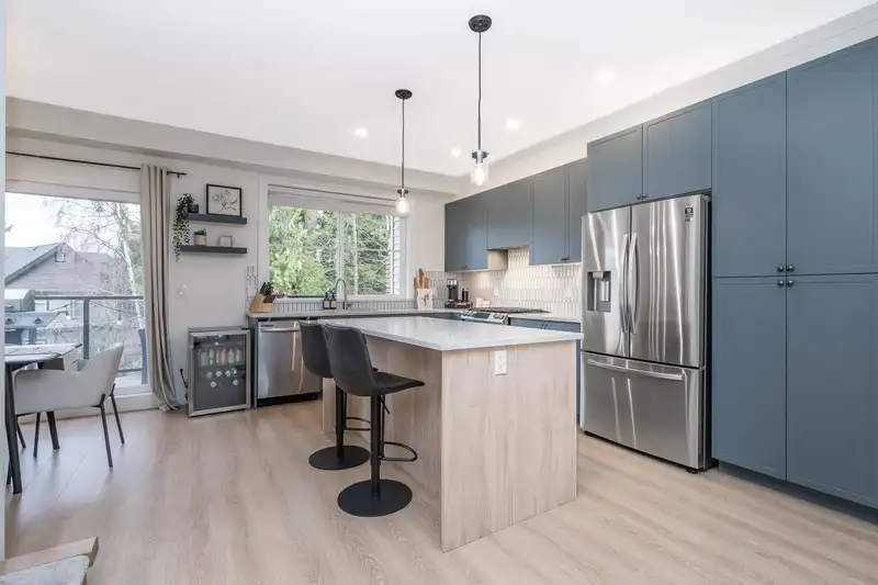 5 14355 62 AVENUE - photo 2 of 40