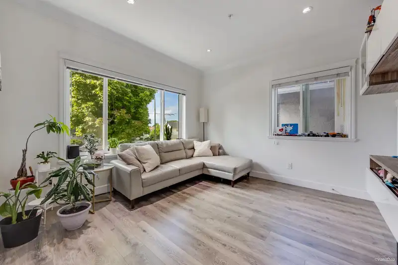 621 E 65TH AVENUE - photo 3 of 35