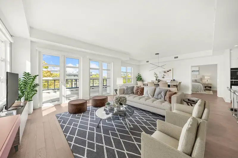 504 6168 EAST BOULEVARD - photo 1 of 37