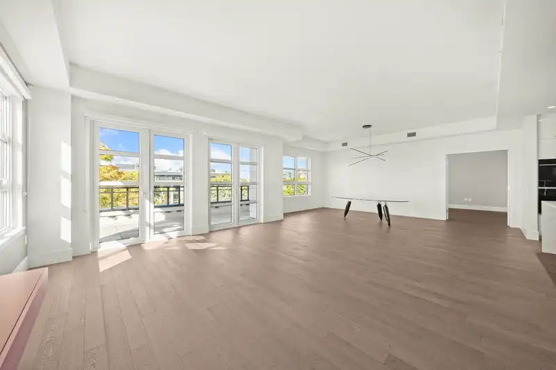 504 6168 EAST BOULEVARD - photo 2 of 37