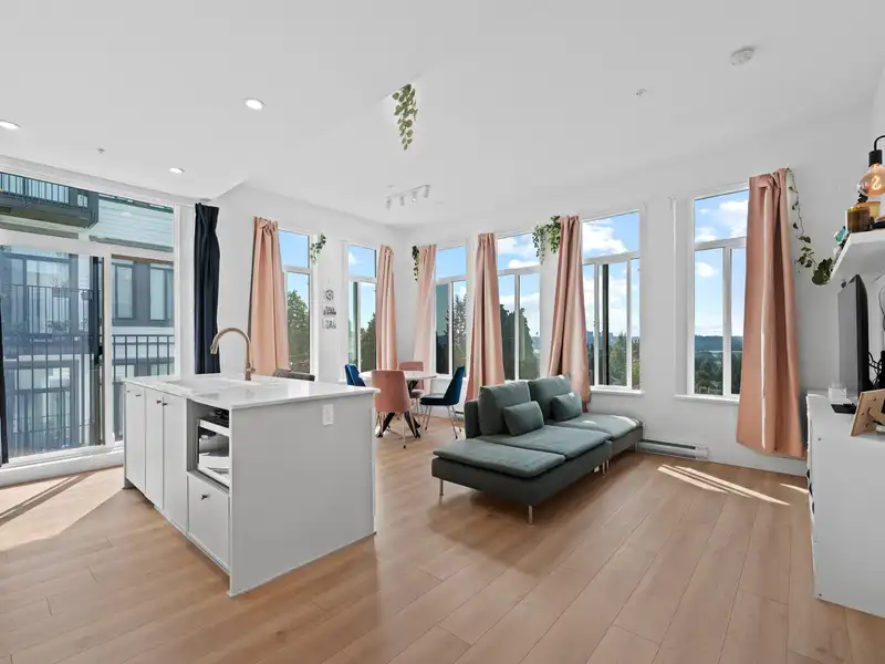 405 708 EDGAR AVENUE - photo 1 of 40
