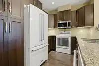 202 33485 SOUTH FRASER WAY - thumbnail 10