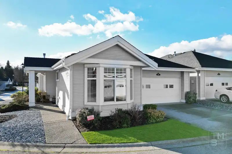 59 20770 97B AVENUE - photo 2 of 40