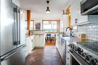 811 MARINE DRIVE - thumbnail 11