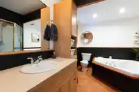 811 MARINE DRIVE - thumbnail 20