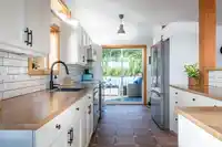 811 MARINE DRIVE - thumbnail 10