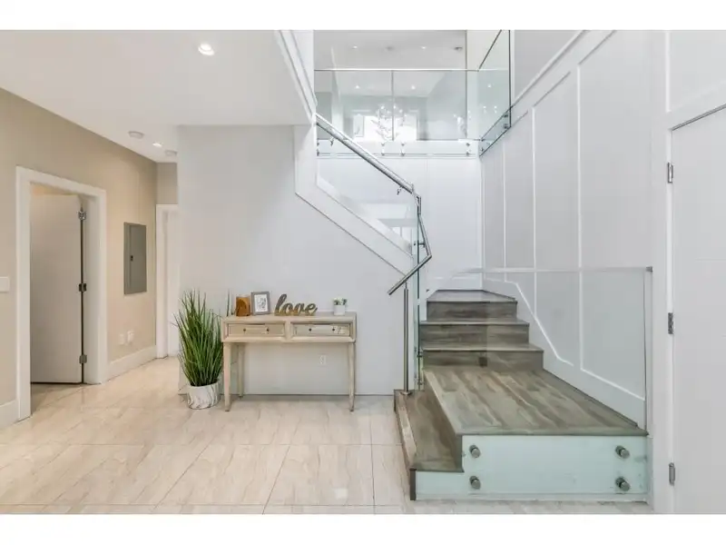 8538 156 STREET - photo 2 of 38