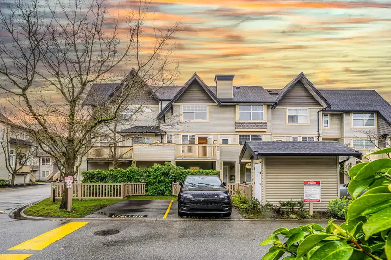 83 3711 ROBSON COURT - photo 3 of 6