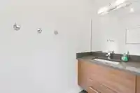 376 ST. JAMES CRESCENT - thumbnail 20