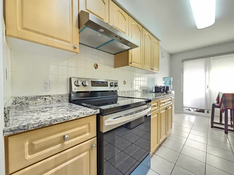 5521 DUNDEE STREET - photo 2 of 38