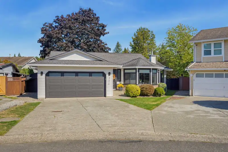 21316 89A AVENUE - photo 3 of 25