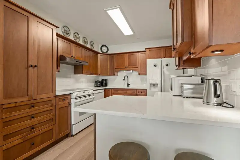 102 3190 GLADWIN ROAD - photo 3 of 29