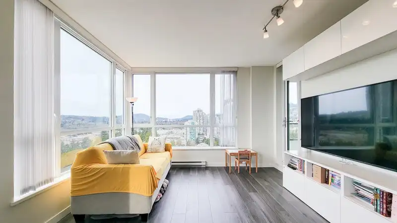 2204 3096 WINDSOR GATE - photo 1 of 27