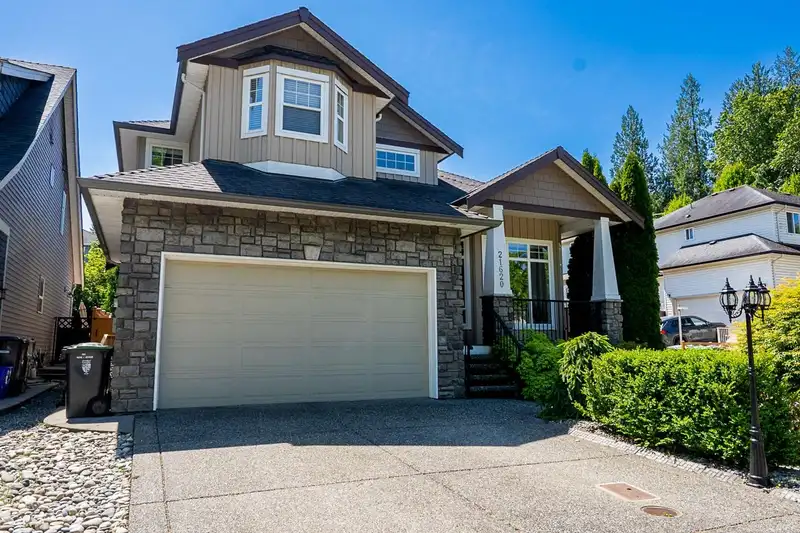 21620 93RD AVENUE - photo 1 of 40