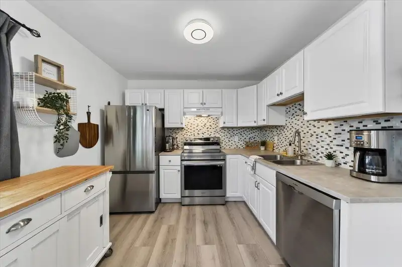 3348 GANYMEDE DRIVE - photo 4 of 40