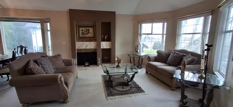 2925 CLIFFROSE CRESCENT - photo 3 of 30