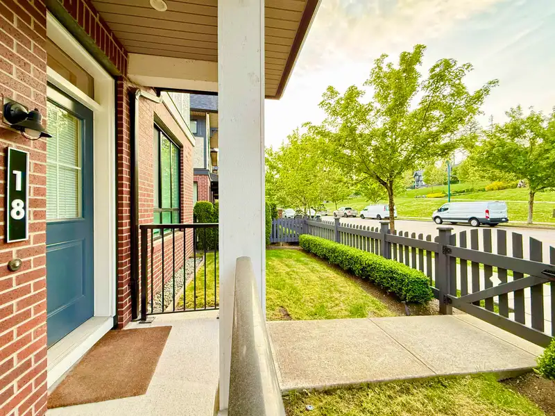 18 3500 BURKE VILLAGE PROMENADE - photo 3 of 23