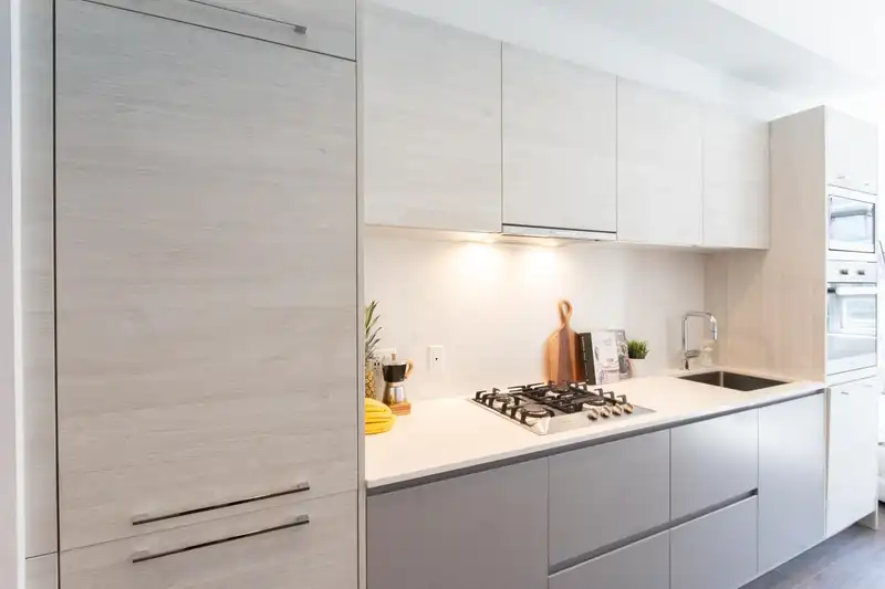 106 523 W KING EDWARD AVENUE - photo 3 of 29