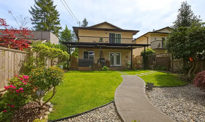 3358 JERVIS STREET - photo 3 of 38