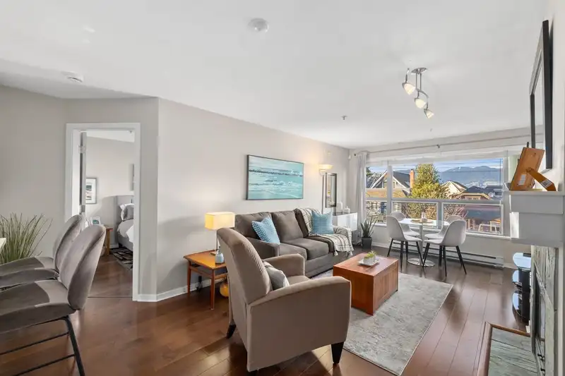 308 3161 W 4TH AVENUE - photo 3 of 32