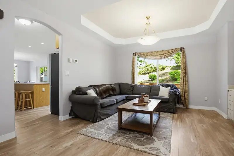 7800 DEERFIELD STREET - photo 4 of 37