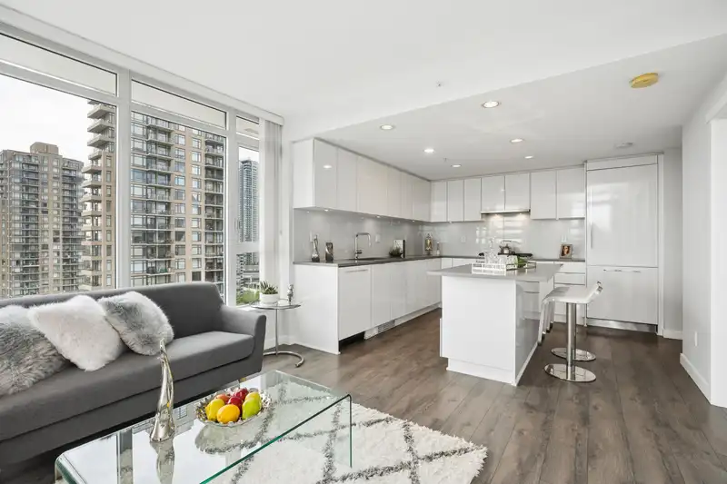 1903 2388 MADISON AVENUE - photo 3 of 40