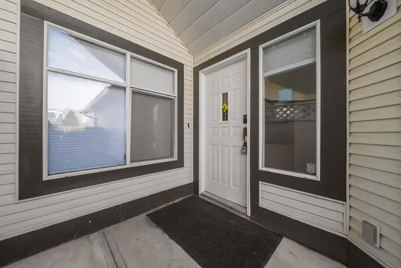 31 19649 53 AVENUE - photo 4 of 36