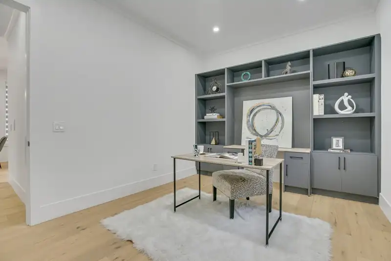 15919 RUSSELL AVENUE - photo 4 of 26