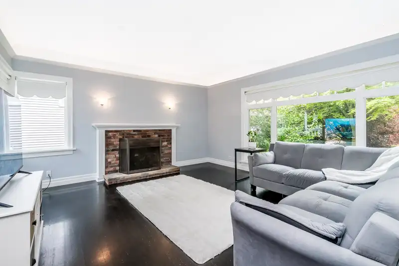 20675 46A AVENUE - photo 3 of 40