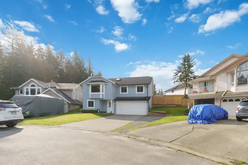 21496 90 AVENUE - photo 2 of 40