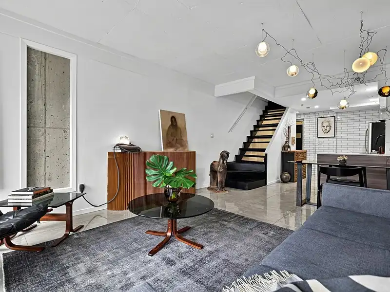 7 1355 W 4TH AVENUE - photo 4 of 26