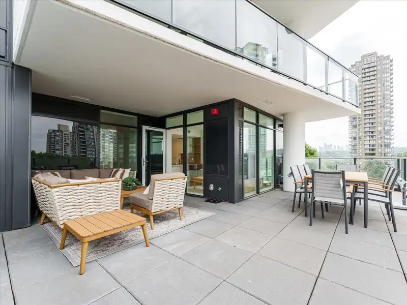 502 2181 MADISON AVENUE - photo 1 of 27