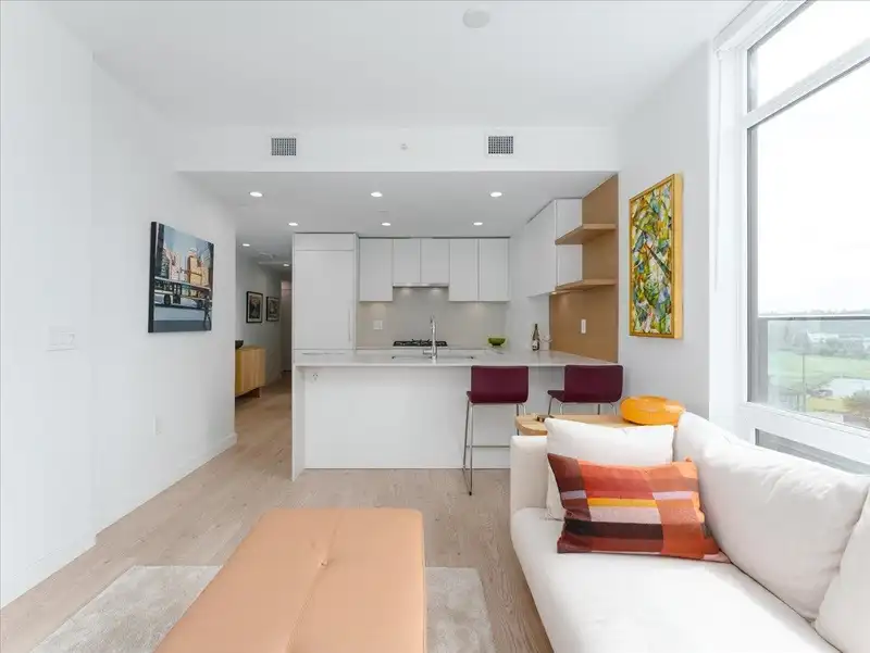 502 2181 MADISON AVENUE - photo 4 of 27