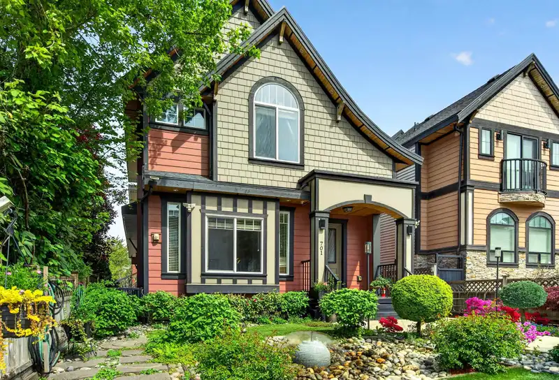 701 LEA AVENUE - photo 1 of 32
