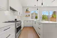 2 8578 CARTIER STREET - thumbnail 12