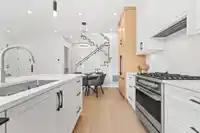 2 8578 CARTIER STREET - thumbnail 13