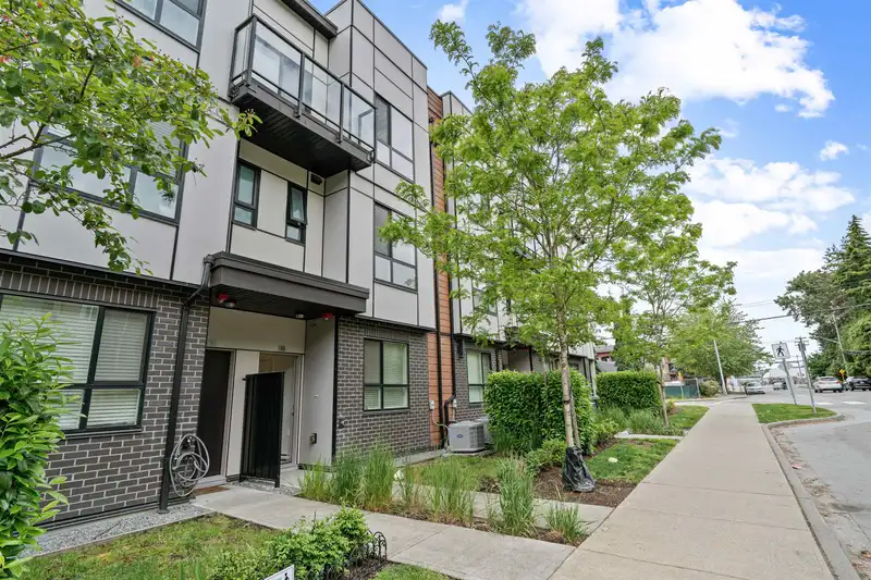 6 19790 55A AVENUE - photo 1 of 21