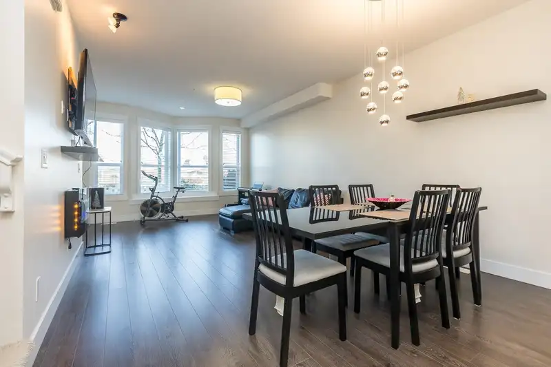 20978 77A AVENUE - photo 3 of 40
