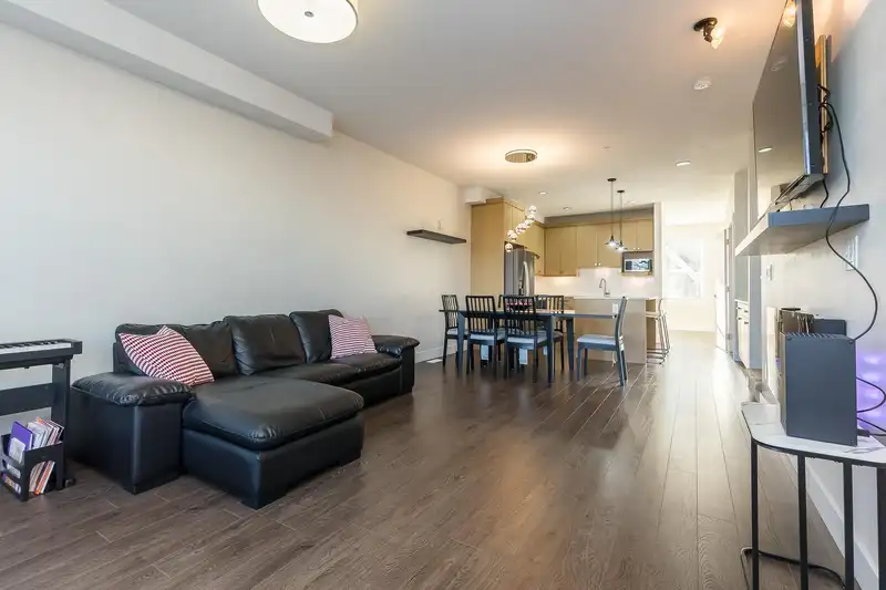 20978 77A AVENUE - photo 4 of 40