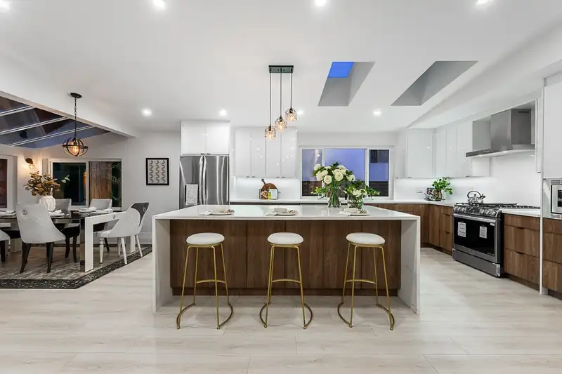 531 GREENWAY AVENUE - photo 1 of 40