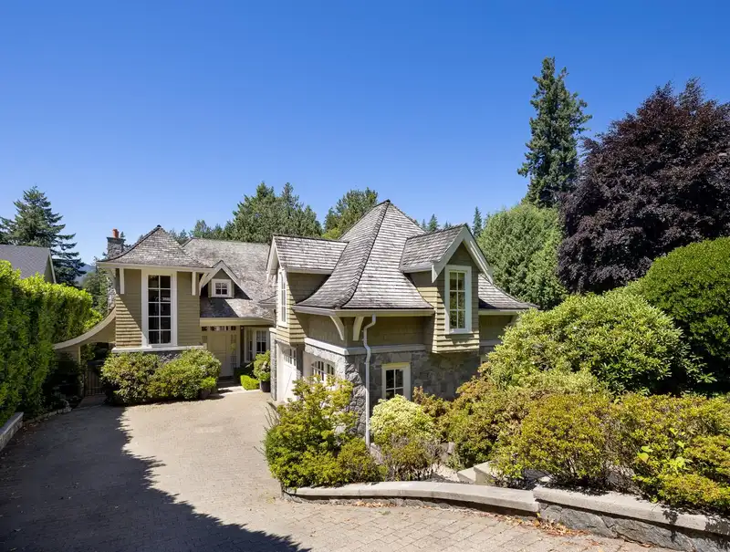 6154 GLENEAGLES DRIVE - photo 3 of 40