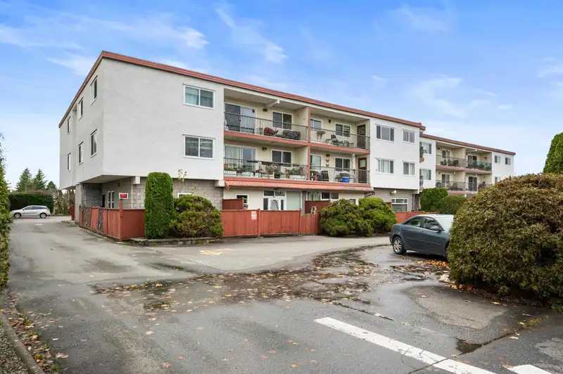 205 3043 270 STREET - photo 3 of 29