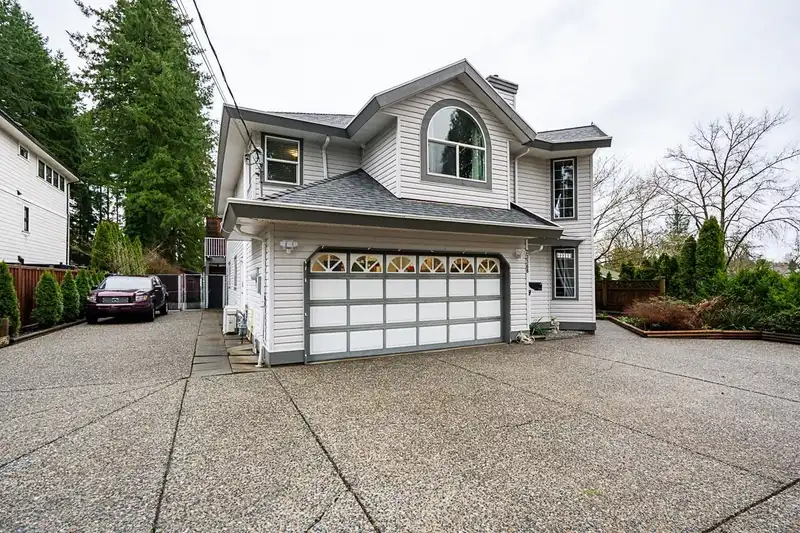 23368 124 AVENUE - photo 3 of 37