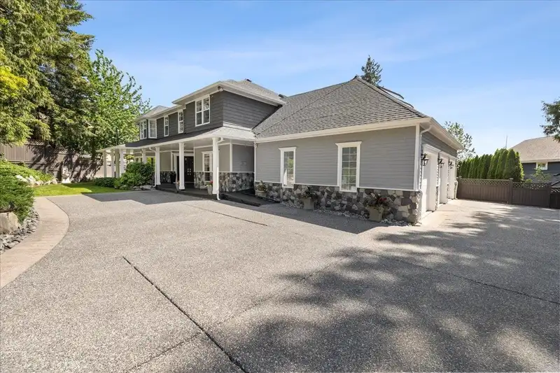 16248 59 AVENUE - photo 2 of 40