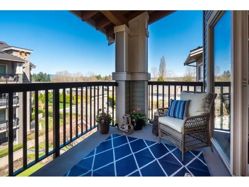 402 5655 210A STREET - photo 3 of 16