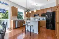 7037 201 STREET - thumbnail 4