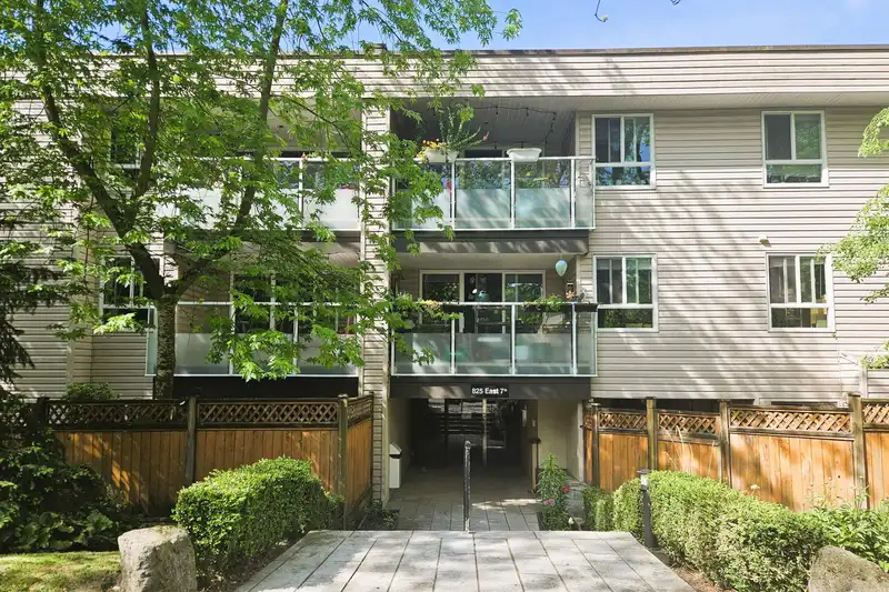 309 825 E 7TH AVENUE - photo 4 of 15