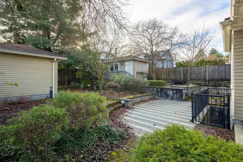 3808 W 13TH AVENUE - photo 4 of 20